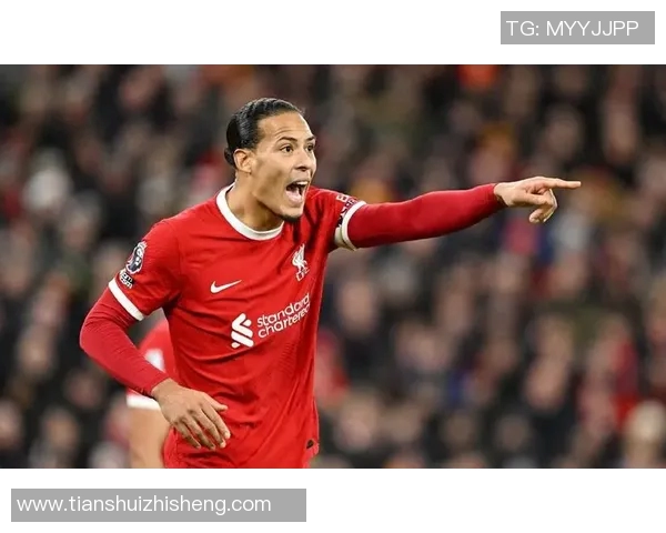 足球明星的另一面揭秘那些被忽视的妻子们的真实生活与风采